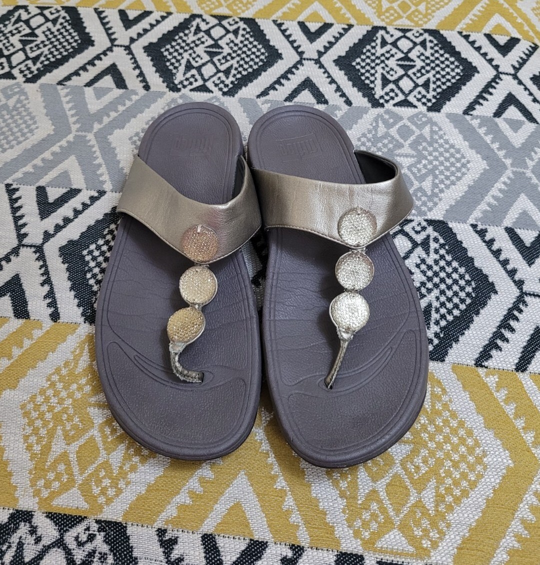 Womens Gold Fitflop Petra Sugar Leather Toe Post Jewelled Sandals