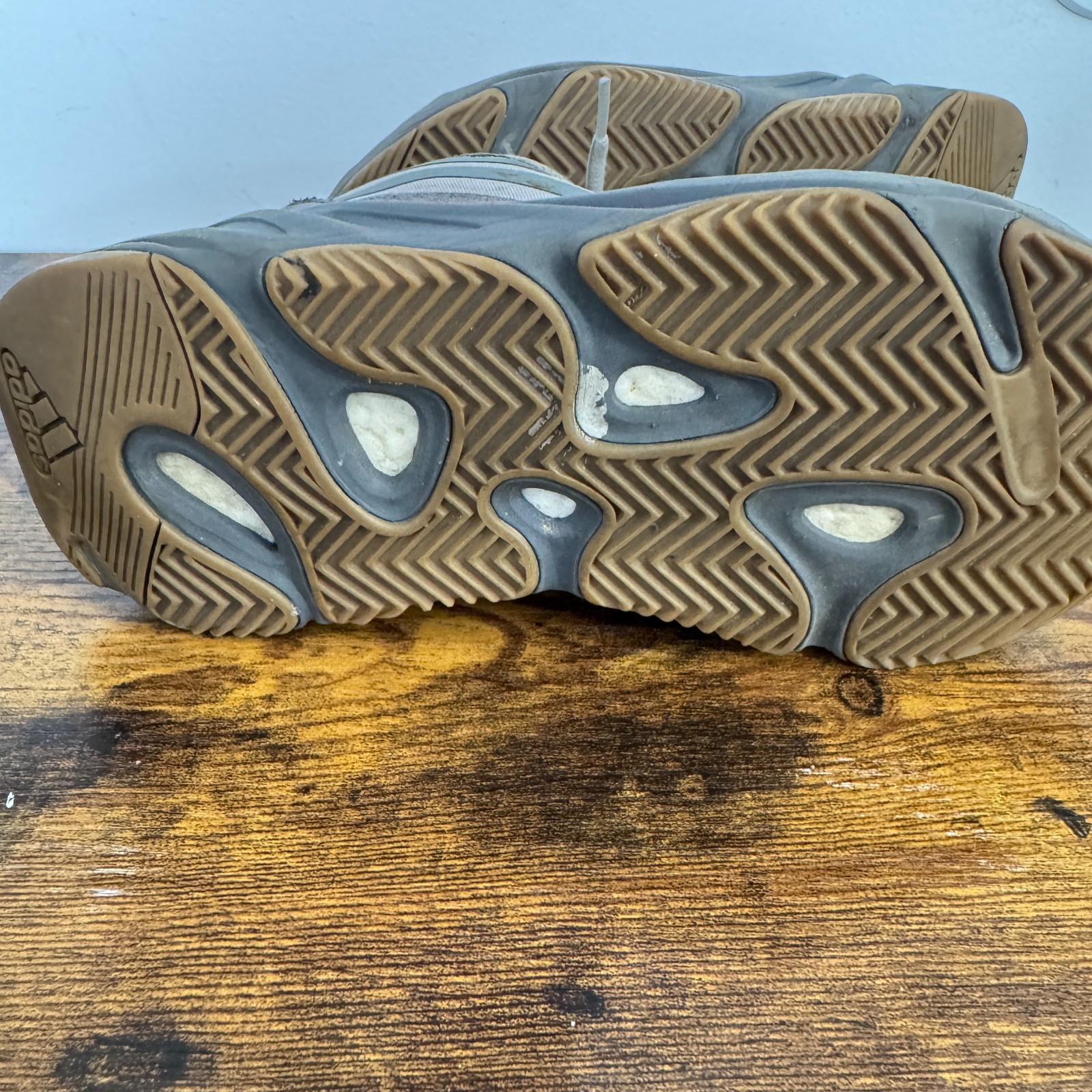 Adidas Yeezy Boost 700 V2 Tephra Mens Boys Size 6 thumbnail 7