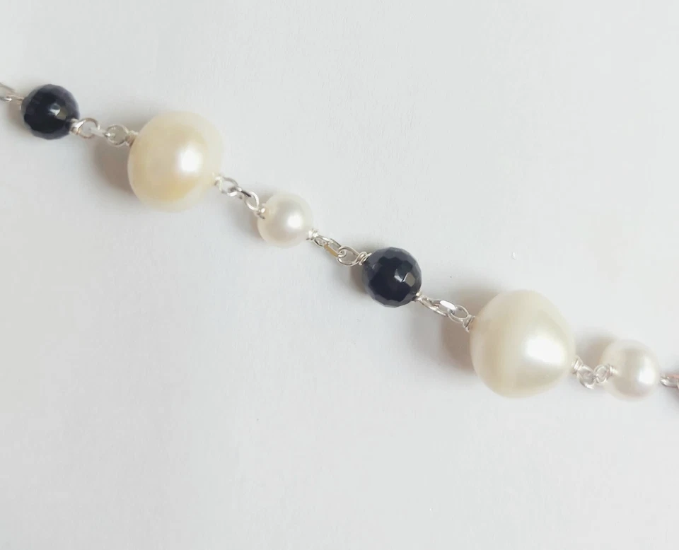 Bracciale in argento 925 con perle bianche 9/10 mm e 4 mm onice sfaccettato 5 mm - Immagine 4 di 4