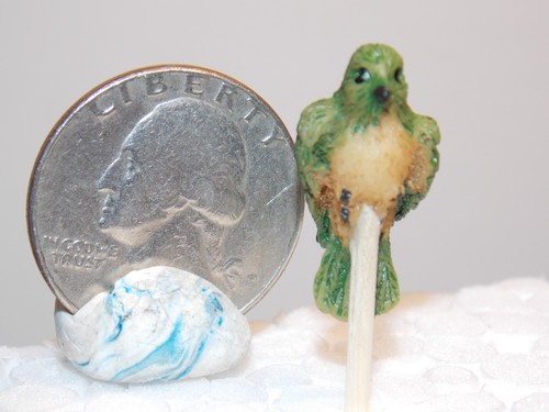 Dollhouse Miniature Bird Green Tan Parrot 1:12 inch scale B318 Dollys Gallery - Picture 3 of 3