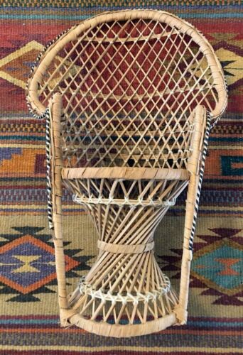 Vintage Wicker Peacock Fan Back Rattan Chair 16” Plant Stand Boho Decor - Afbeelding 1 van 9