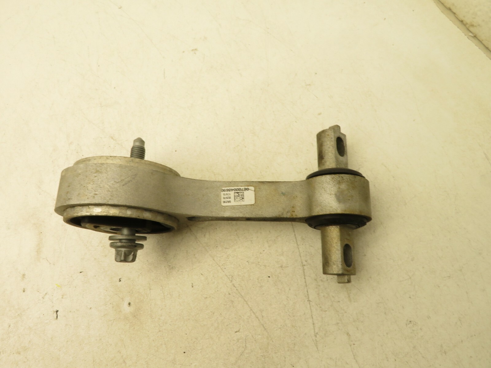 2014 - 2017 MASERATI GHIBLI PASSENGER SIDE ENGINE MOUNT ROD LINK BRACKET OEM