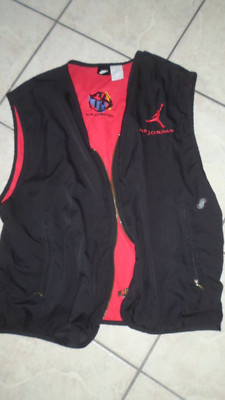 NIKE AIR JORDAN Herren Weste Jacke Armlose Jacke Körperwärmer Schwarz Größe L 52