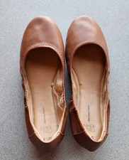 Time and Tru Womens Scrunch Ballet Flats Cognac Brown Memory Foam SZ 8.5