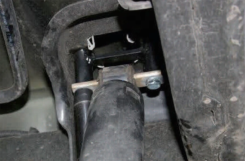 88-99 K2500/K3500 Suburban 4WD 8-Lug Rear Shock Extender For 2-4" Lift Kit - Image 2 of 2