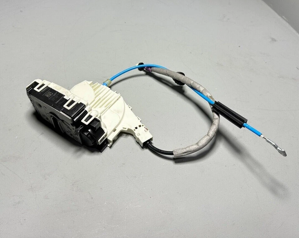 Actuador de cierre de puerta de pasajero trasero Mercedes-Benz E63 AMG 2010-2015 FABRICANTE DE EQUIPOS ORIGINALES Foto 2 de 4