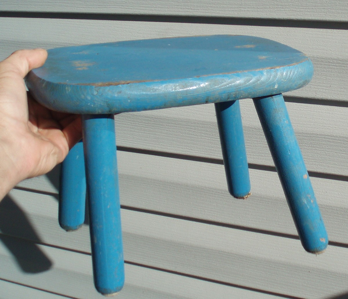 PRIMITIVE ANTIQUE WOODEN MILKING STOOL ORIG BLUE PAINT RUSTIC FARM COUNTRY BARN