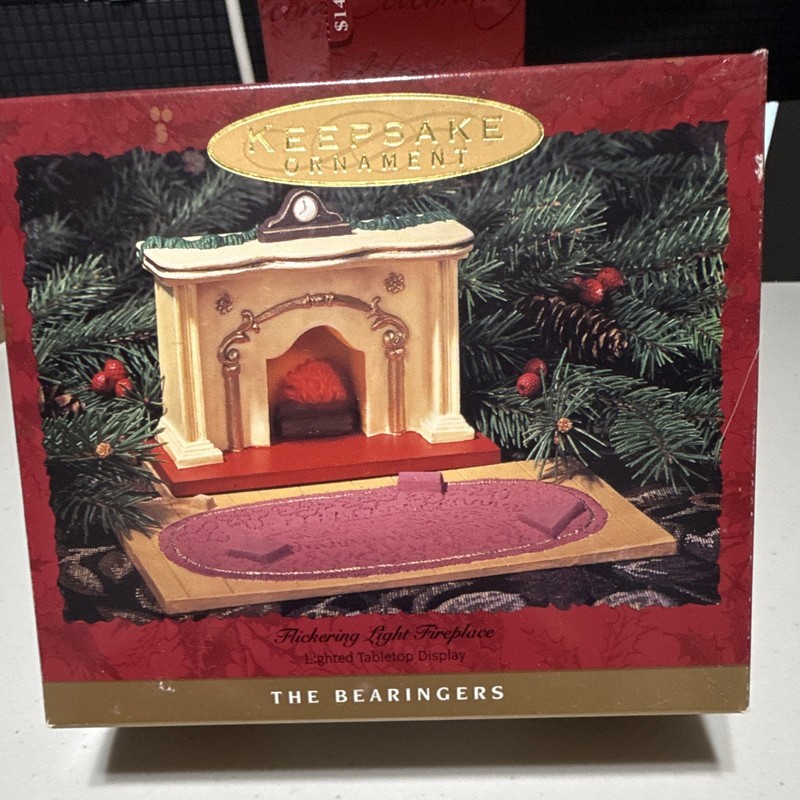 Hallmark Keepsake The Bearingers Lighted Fireplace Hanging Ornament 1993 09749