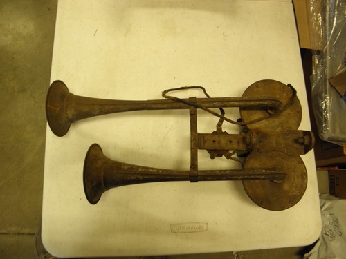 Vintage 1930's 1940's  ELECTRIC HORNS Original pair Trumpet Coupe Sedan Untested