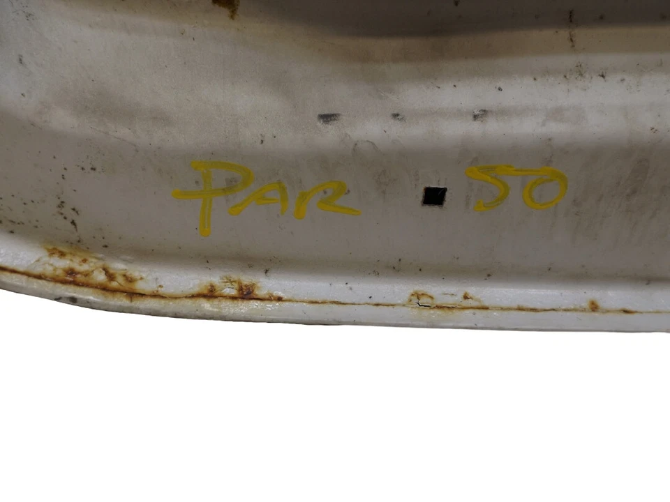 2002-2009 Chevrolet Trailblazer Front Hood Panel Used OEM 12478013 - Image 4 of 4