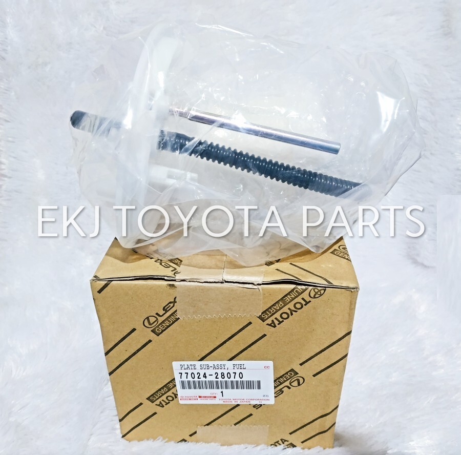Genuine Fuel Filter Plate 2014-2020 Toyota Voxy ZRR80 77024-28070
