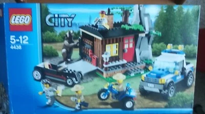 LEGO City 4438 Robbers' Hideout