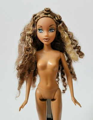 My Scene Madison 0 Barbie Doll - Mattel Edition Hanging School