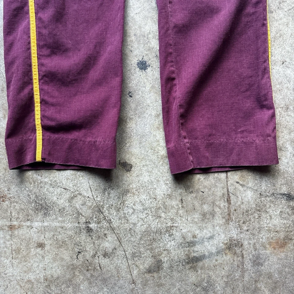 Pantalones deportivos vintage Empire años 50 granate con rayas doradas Foto 4 de 4