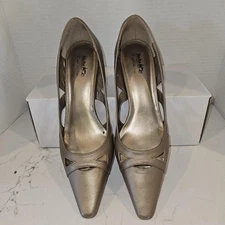 Coach and Four Shoes Womens Size 8M Bronze JAZARA Pointed Toe Pumps Cutout