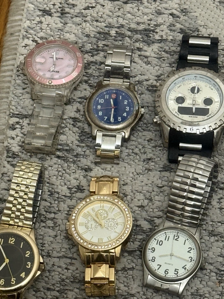 Vintage Lot Of 40 Stainless Steel Mens&Womans Watch Silver Gold Tone Untested - Image 2 of 4