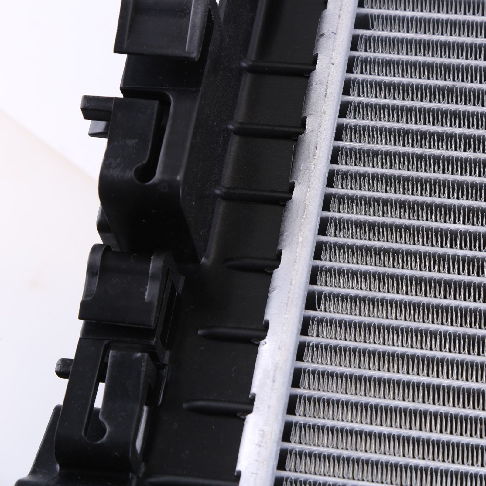 670109996 FOR Maserati Ghibli Levante Quattroporte Water Radiator 2014-2020