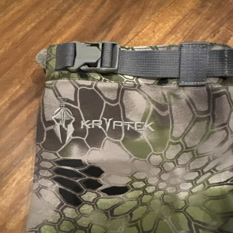 Kryptek Men's Takur Gaiter Hunting Clothing Altitude Medium - Image 3 of 4
