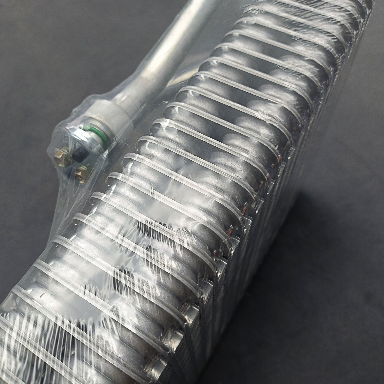 Evaporator W/Connect 3W0820105 for 13-18 Bentley Flying Spur, Continental GT,GTC
