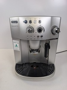 De'Longhi Magnifica ESAM4200.S Kaffeevollautomat - Silber FUNKTIONIERT