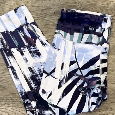 Layer 8 Women s Multicolor Abstract High Rise Stretch Ankle Yoga Leggings M