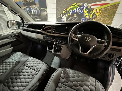 2024 - VW T6.1 Transporter Highline 150 - GTE-R - Picture 20 of 24