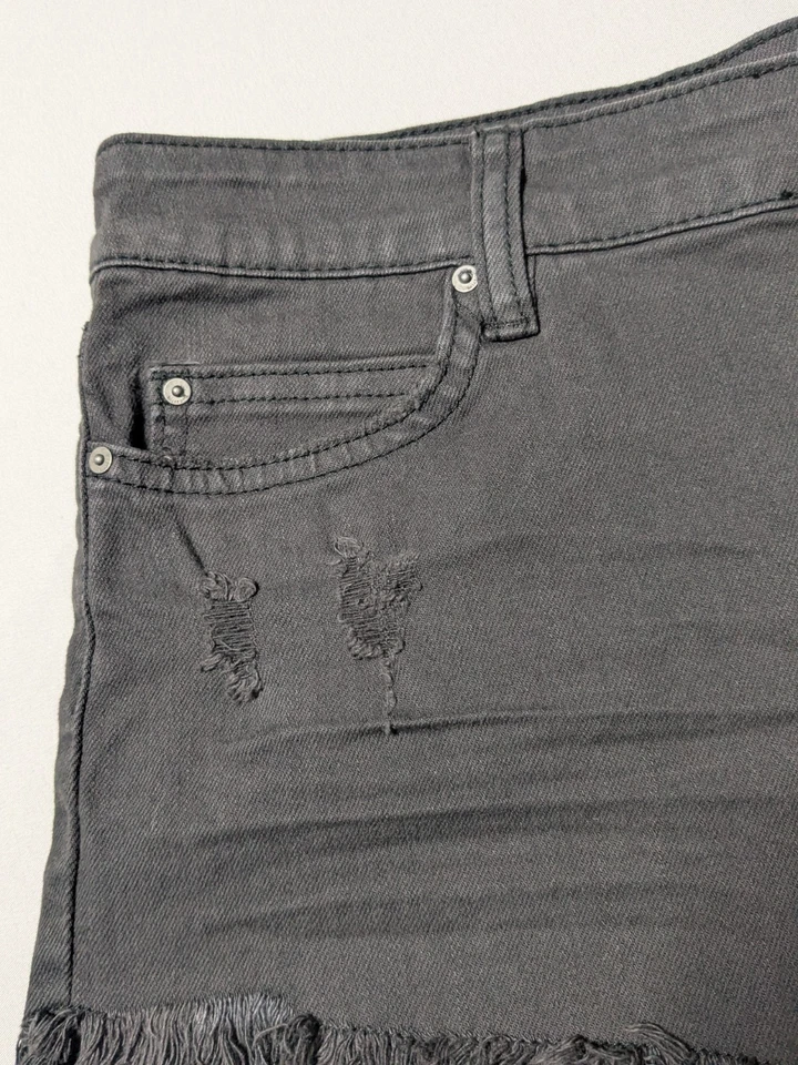 Pantalones Cortos BILLABONG Botón-Fly Dobladillo Crudo 2" Elastizados Denim Negros - Mujer Talla 26 Foto 3 de 4