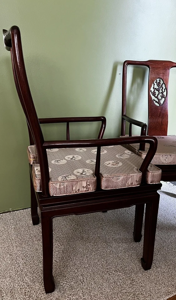 Sillas ornamentadas estilo Chippendale (2 piezas) cojines de seda de madera rosa chinoiserie asiática Foto 3 de 4