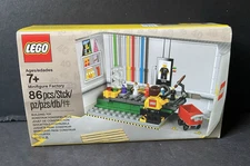 LEGO 40th Anniversary Minifigure Factory - VIP Promotional Set - NEW (Retired)