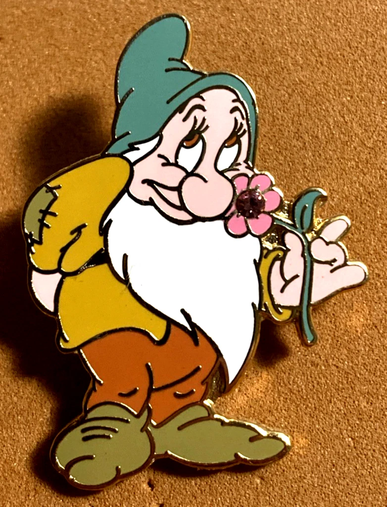 DISNEY WDW 2007 SEVEN DWARFS HOLDING JEWELED FLOWERS SERIES BASHFUL RED GEM PIN