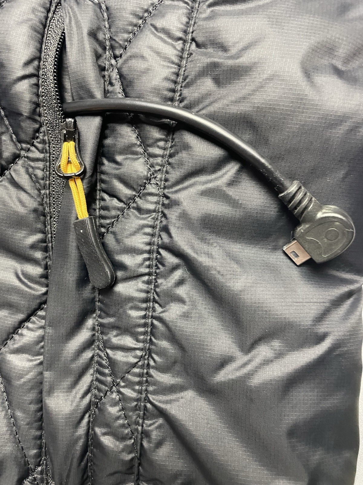 Volt Resistance Zero Layer Women’s Medium  Vest Q… - image 4