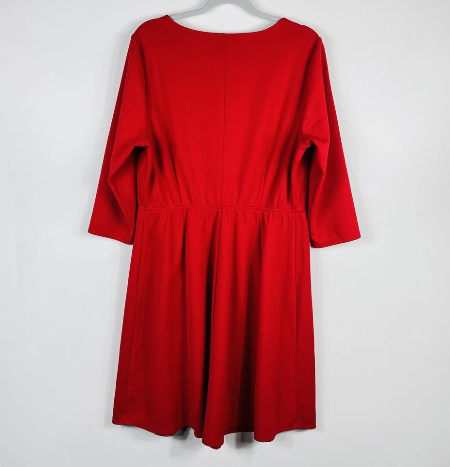 Vestido Lane Bryant Talla Grande 14 16 Cuello en V Ajuste y Acampanado Rojo Manga 3/4 Foto 3 de 4
