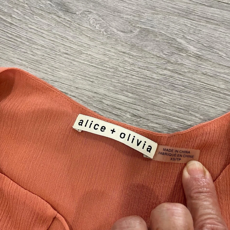 Топ женский Alice + Olivia Massie Salmon без рукавов с оборками XS кисточки с V-образным вырезом - Изображение 4 из 4