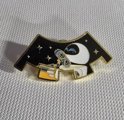 Loungefly Disney Pixar WALL-E Puzzle Blind Box Pin - Hugging