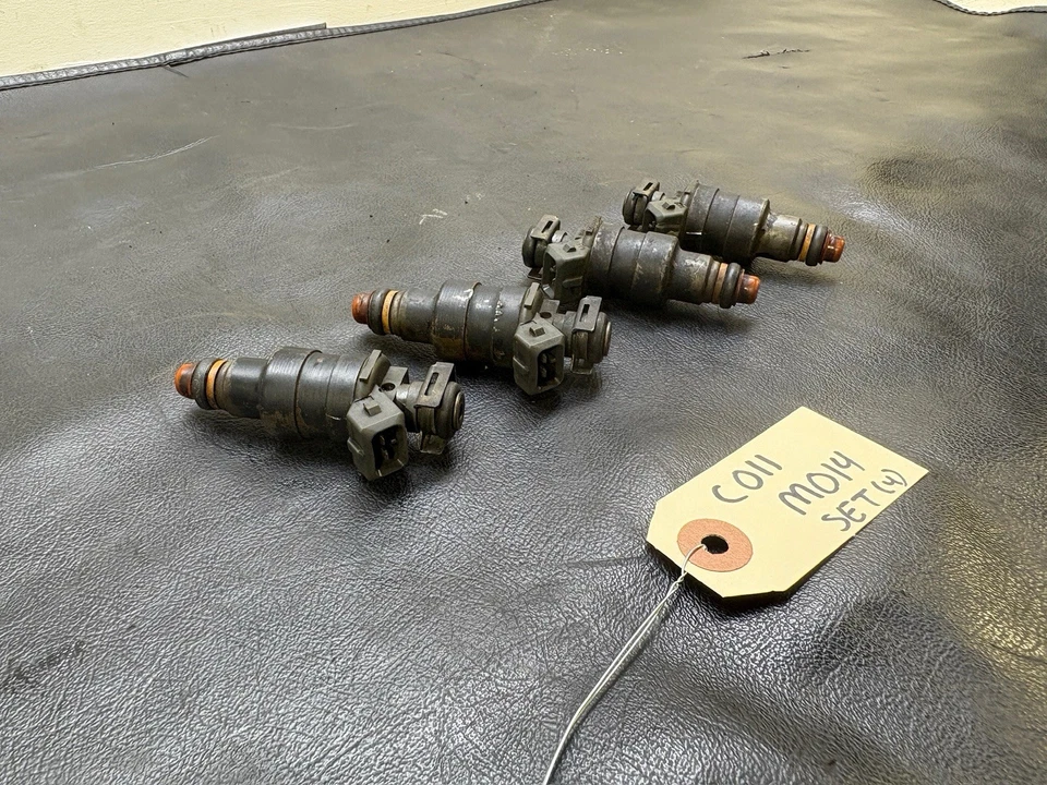 Inyectores de combustible Porsche 944  Foto 2 de 4