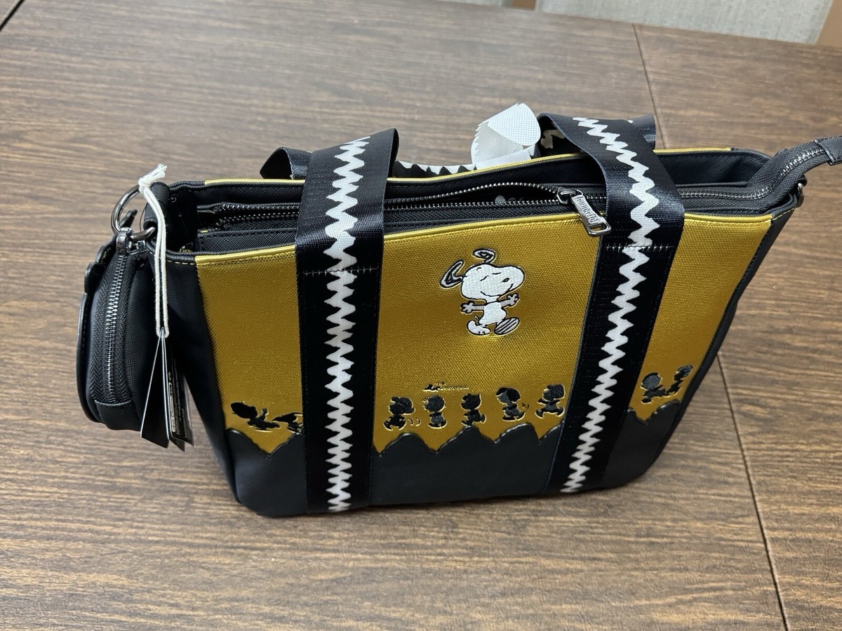 【LOUNGE FLY】75周年 PEANUTSアニバーサリークロスボディバッグ Amazon.com: Loungefly Peanuts 75th Anniversary Crossbody Bag