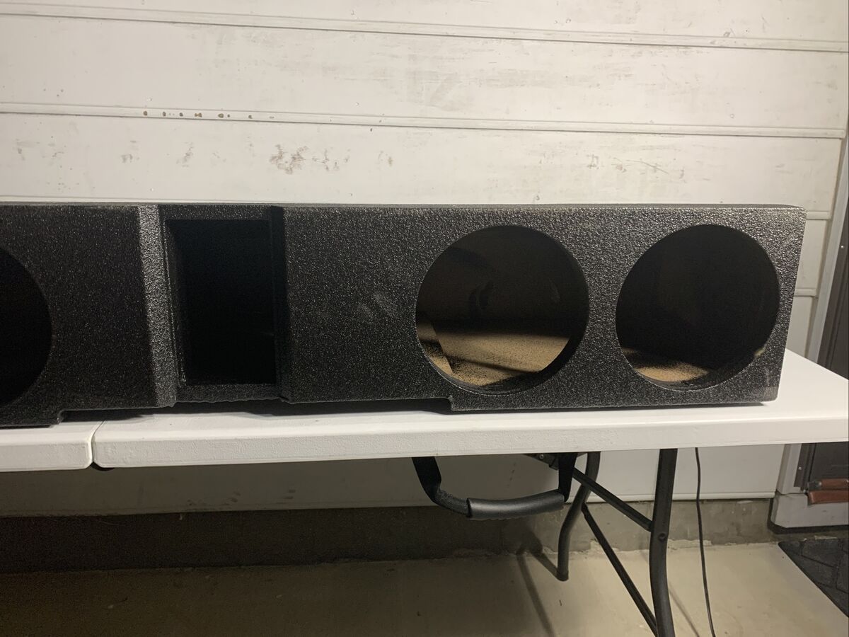 QPower QBGMCFF07408 8 Inch 4 Subwoofer Box for GMC and Chevy QPower QBGMCFF07408 8 Inch 4 Subwoofer Box for GMC and Chevy