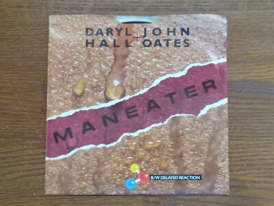 45rpm Hall; & Oates MANEATER-Delayed Reaction 1982 Vinyl Near MINT c pics