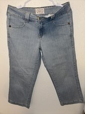Levi Strauss Women  s Signature Capris Denim Jeans Misses Sz 4      
