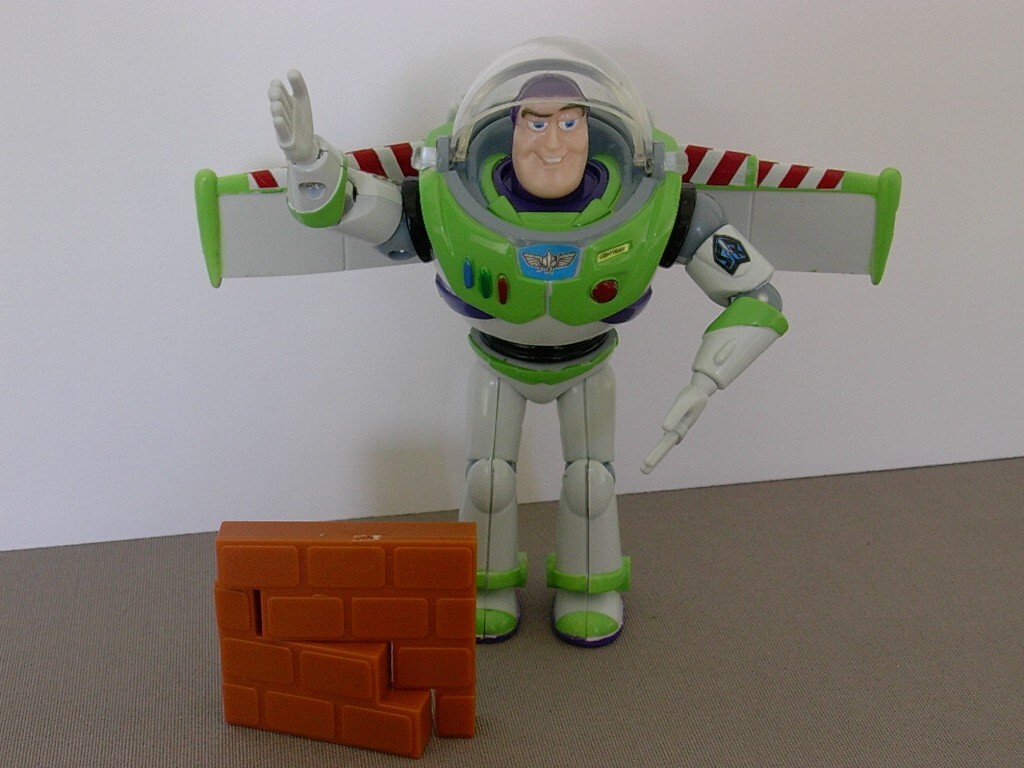 Figurine articulée Buzz l'Éclair action karaté manuelle Toy Story 25cm