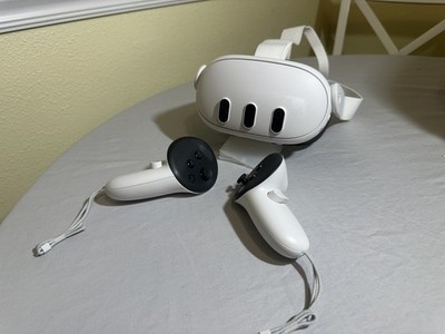 Meta Quest 3 512GB VR Headset-White-Great Condition, Heatset & Controllers Only