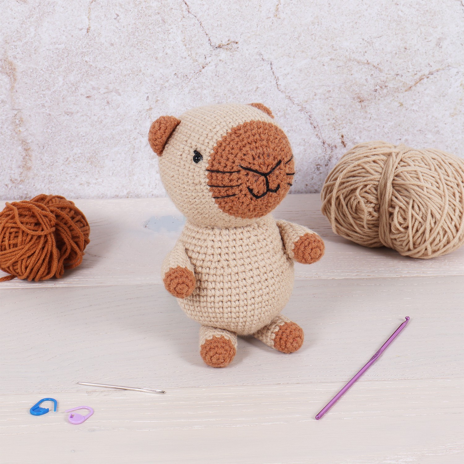 Capybara Crochet Kit. Beginner Amigurumi Kit. Acrylic Yarn. DIY Kit for Beginner