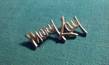 1960's Mary Kay Cursive Lettering Gold-Tone Metal Consultant Lapel Brooch Pin