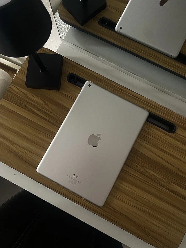 iPad 7. Generation – top Zustand, kaum genutzt für Schule (von Schülerin) - Bild 3 von 4