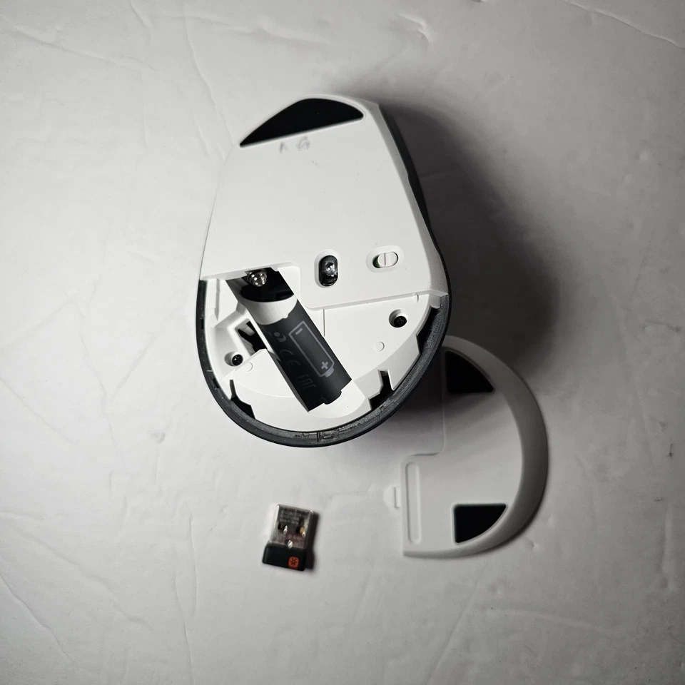 Logitech M720 Triathlon Multi-Device Wireless Mouse, Bluetooth, USB Unifying Rec - Image 3 of 4