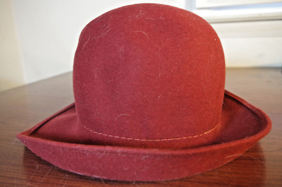Red Doeskin Felt 100% Wool Woman display picture 2