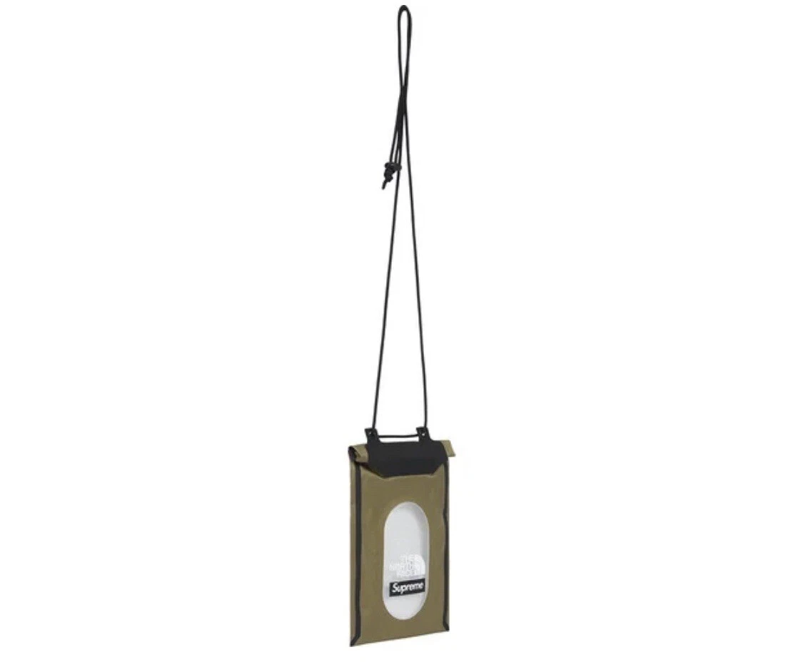 Supreme®/The North Face® Summit Series ruban extérieur couture cou poche olive