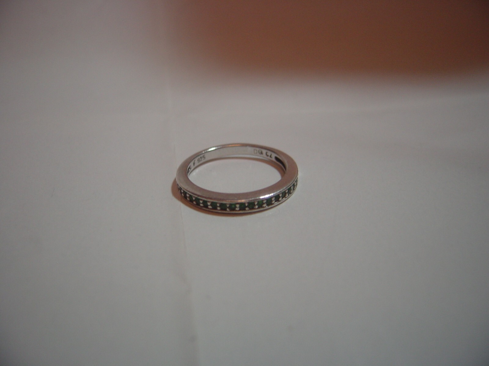 solid Silver simple band design Ring-with green d… - image 3