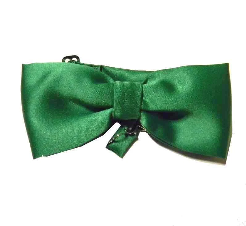 Cravatta regimental pari pari verde e blu a righe fini rosse e
