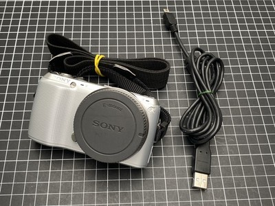 Sony NEX-C3  TESTED,  16,2 MP Digital Mirrorless Camera, Silver White, Alpha
